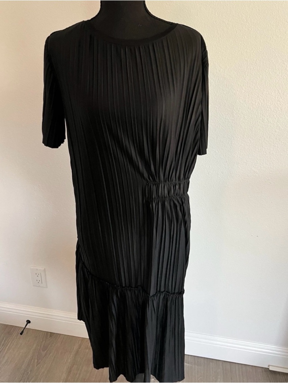 Zara Black Pleated Midi Dress